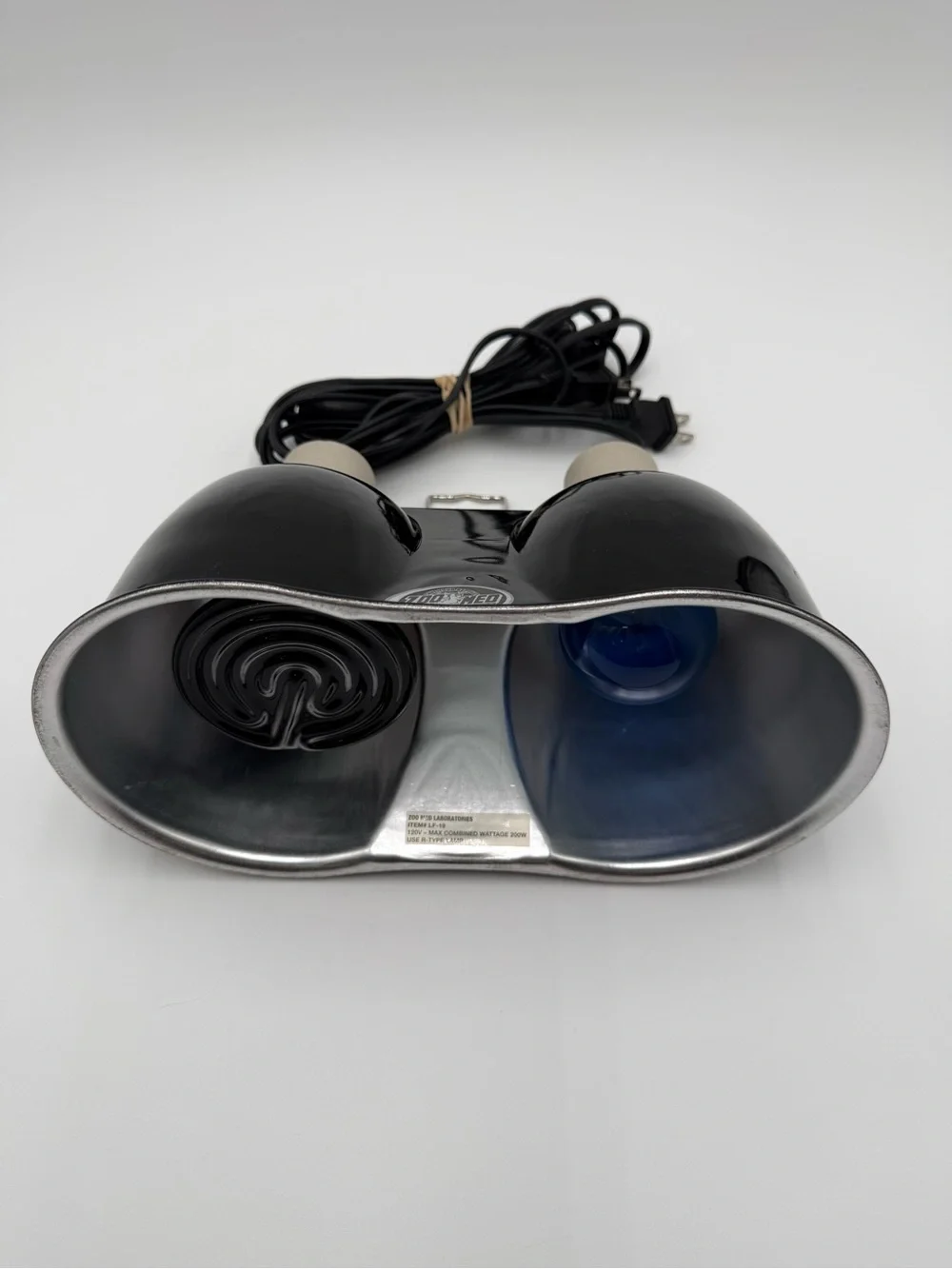 Zoo Med LF-19 Dual Dome Reptile Heat Lamp Fixture w/ Bulbs 200W Tested